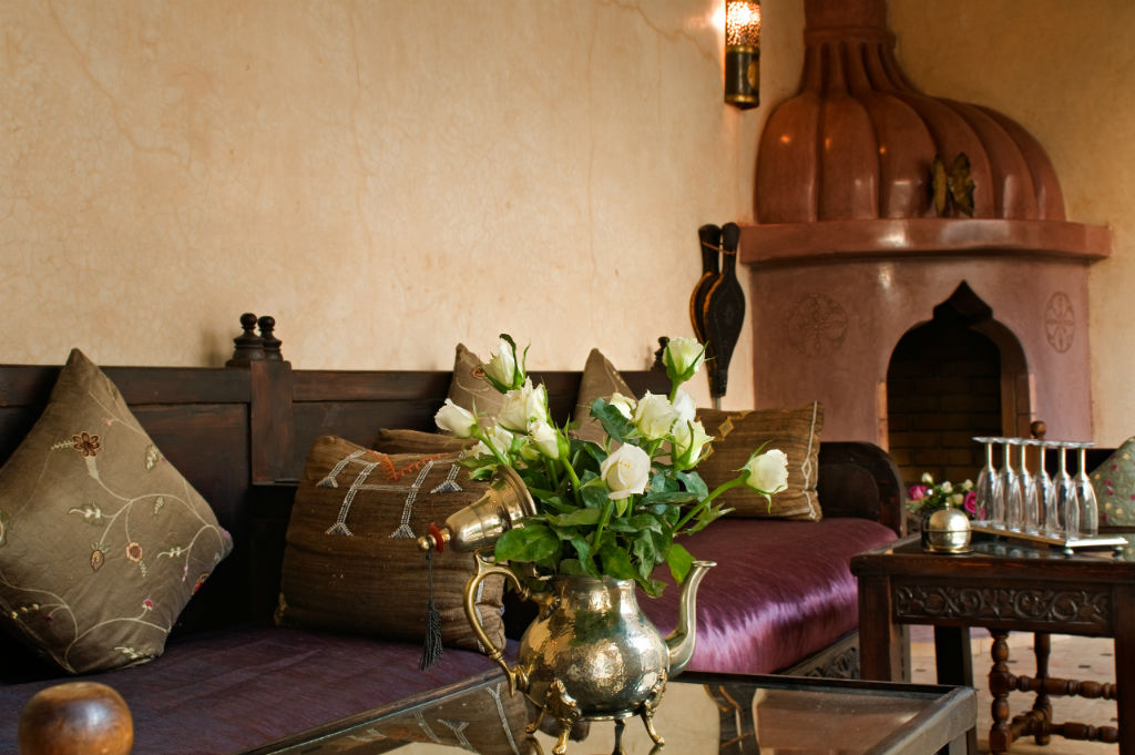 sitting-area-with-fireplace-in-marrakech